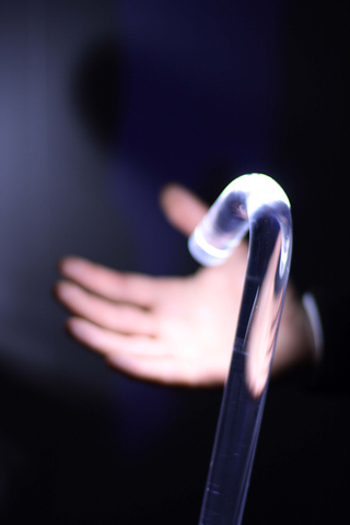 Illustration for article titled Pole: Is This the Most Minimal Lamp Ever?
